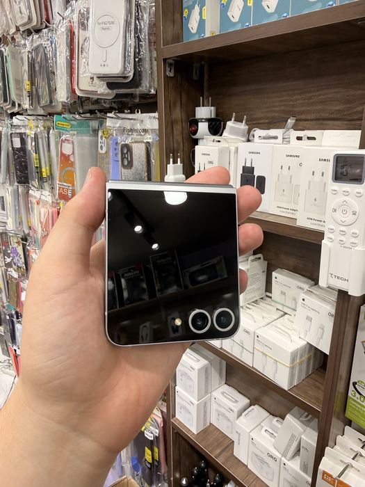 Samsung Z Flip 6