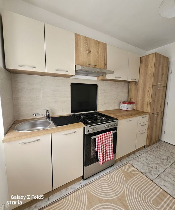 Apartament cu 3 camere de închiriat – str. Cazaban Iosia