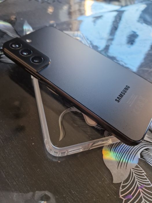 Samsung s22.        .