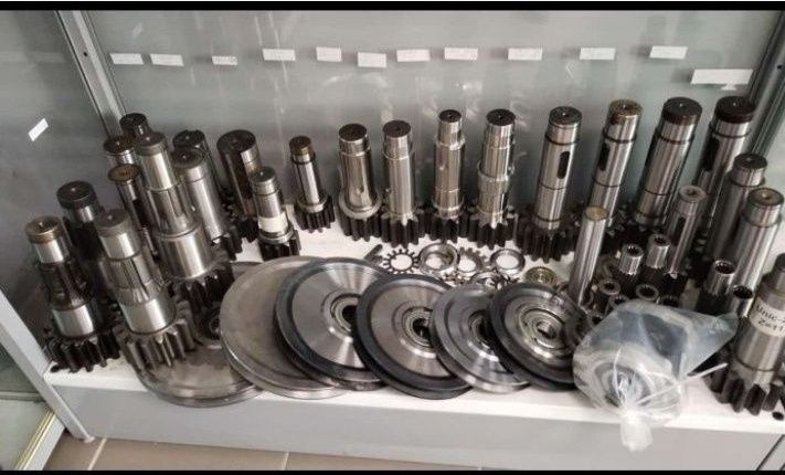 Бронзовые шестерни и валы на КМУ