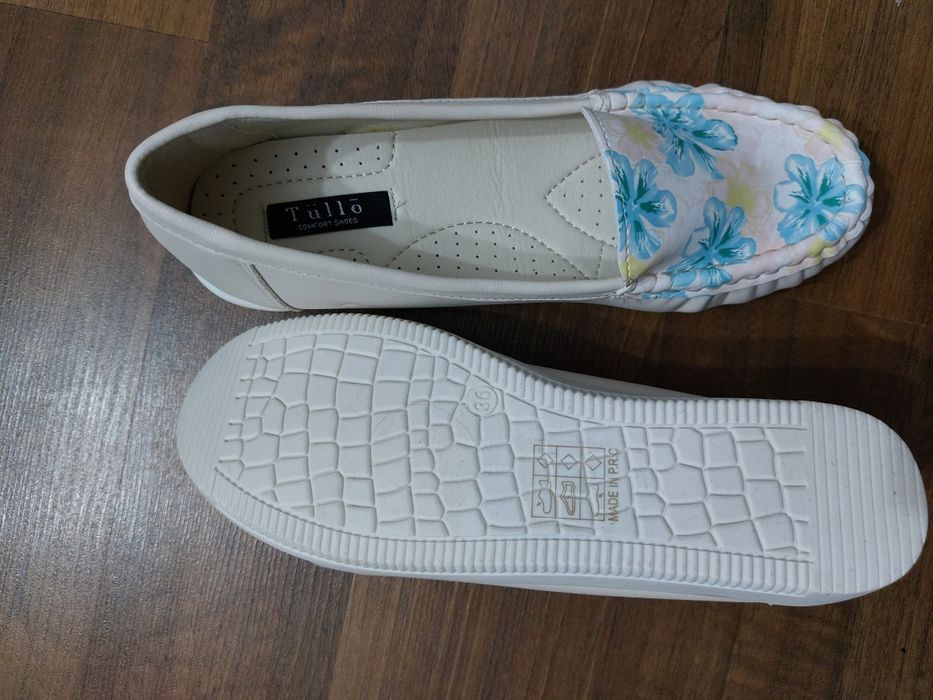 Mocasini beige cu model mărimea 36