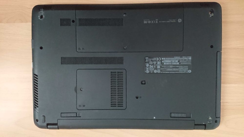Лаптоп hp 350 G2-  проблем с дъното