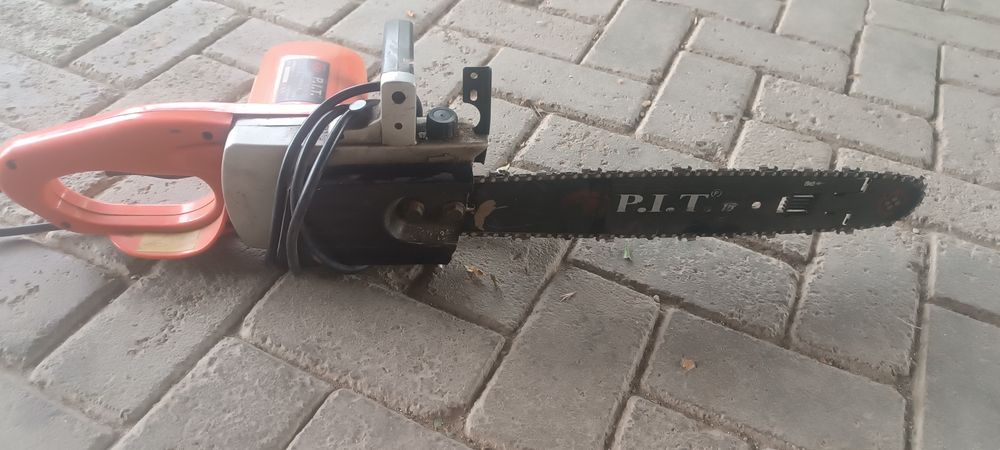 Продам электро  пилу
