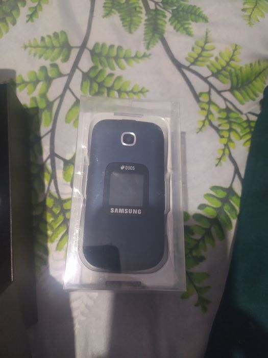 Yangi tugmali telefonlar