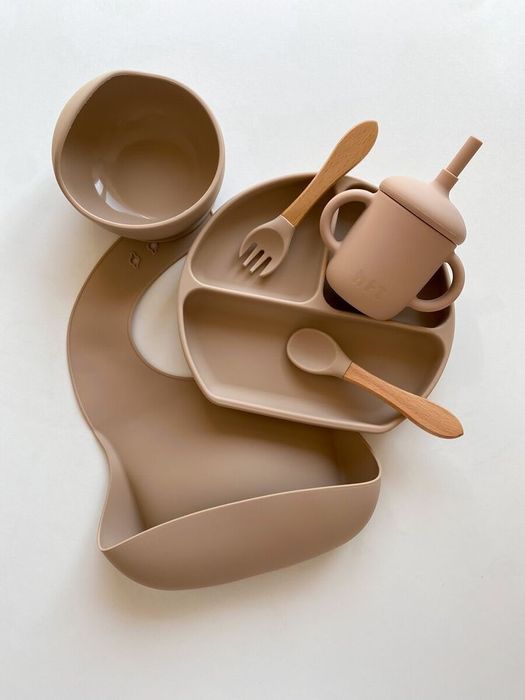 Детская посуда для кормления.