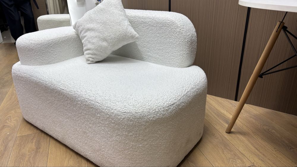 Белый диван размер/70х65х120см