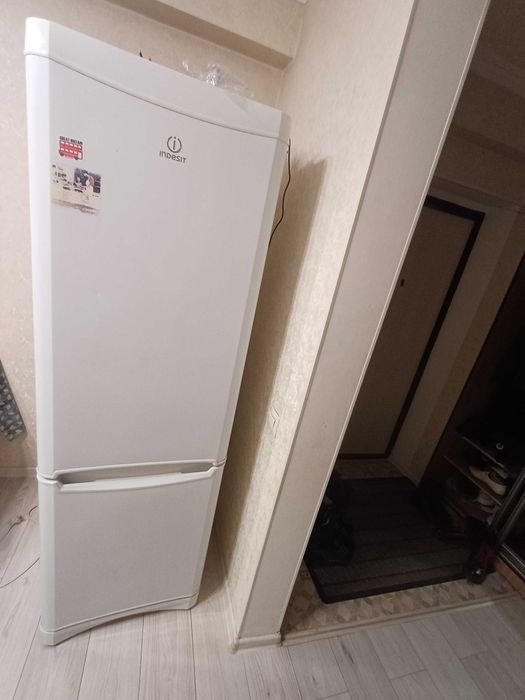 Холодильник INDESIT 2-х камерный