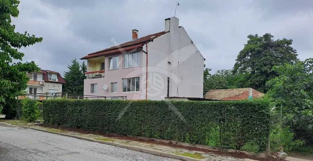 Продава се Къща в Пловдив, Прослав - 300 кв.м за 1484 €/кв.м - Снимка #1