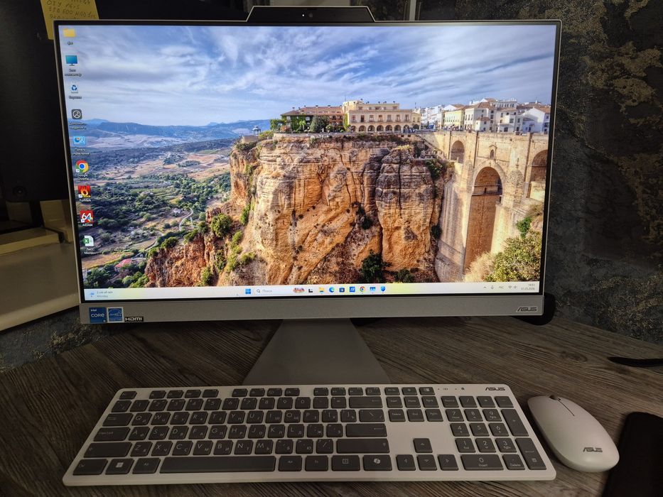 Моноблок новый Мощный Asus Corei5\ОЗУ 16гб\24 дюйм