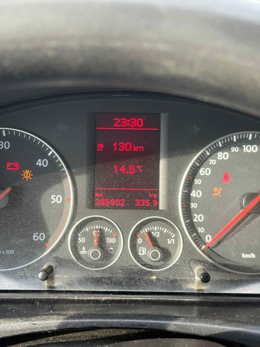 Vând Volkswagen Touran