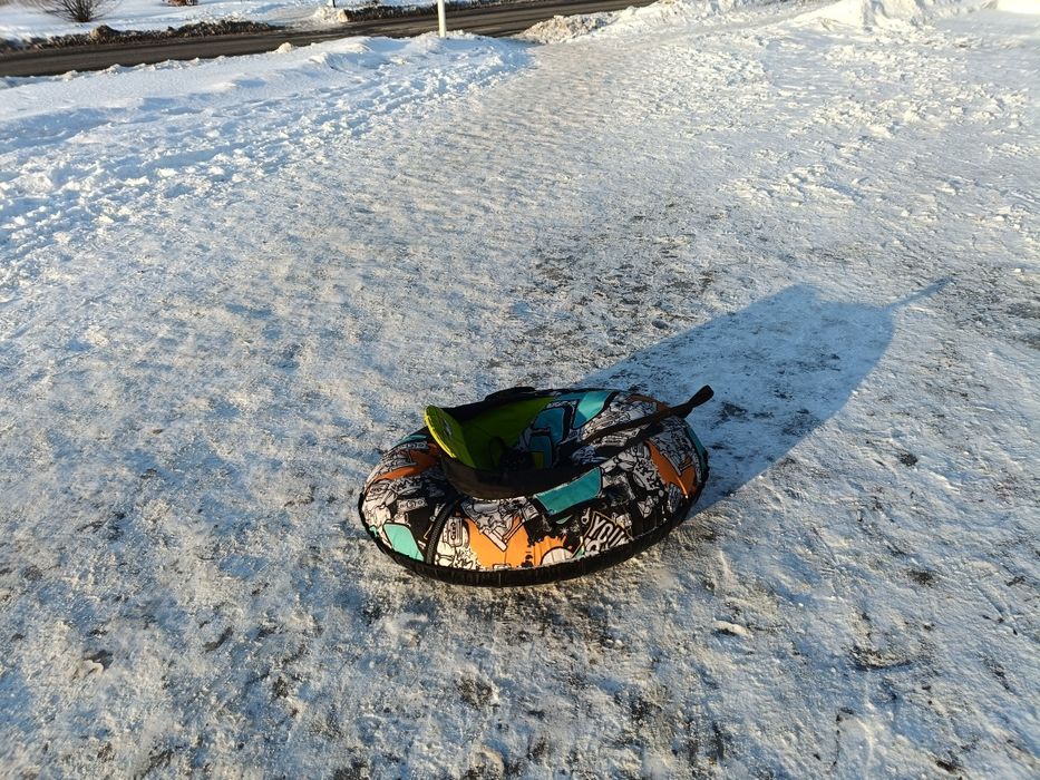 Продается тюбинг со спинкой!