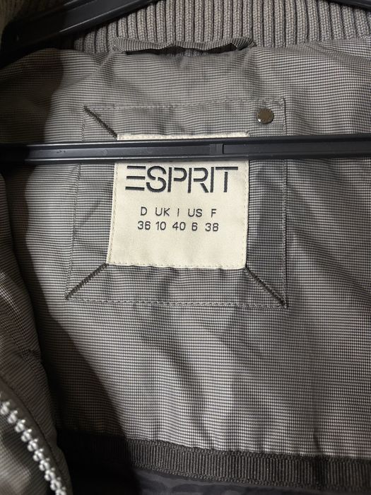 Продам теплый жилет Esprit  ( пух/ перо) размер S