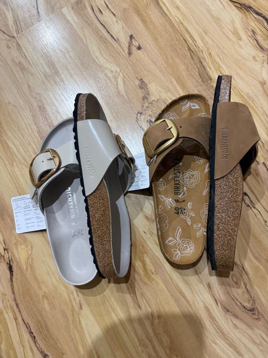 Șlapi Arizona Brikenstock mai multe mărimi și modele 
Birkenstock
Șlapi Arizona