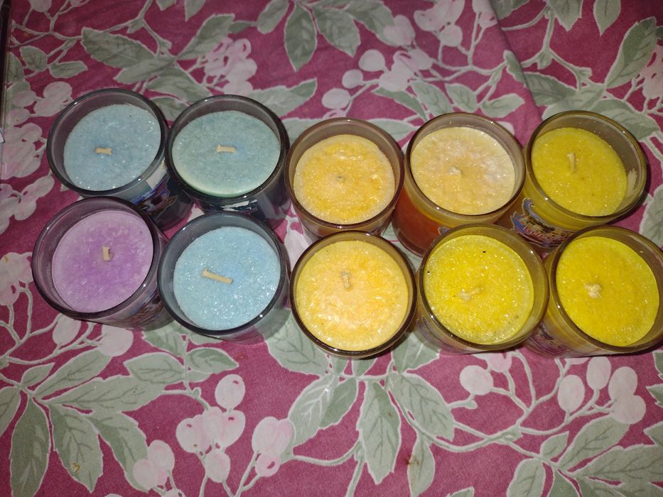 Икони различни видове и свещи