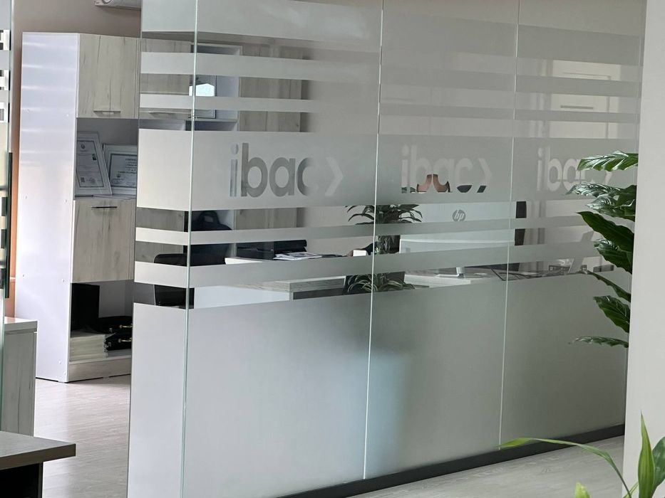 Полиграфия, матовый туманка тонировка рекламный самоклйка оклейка