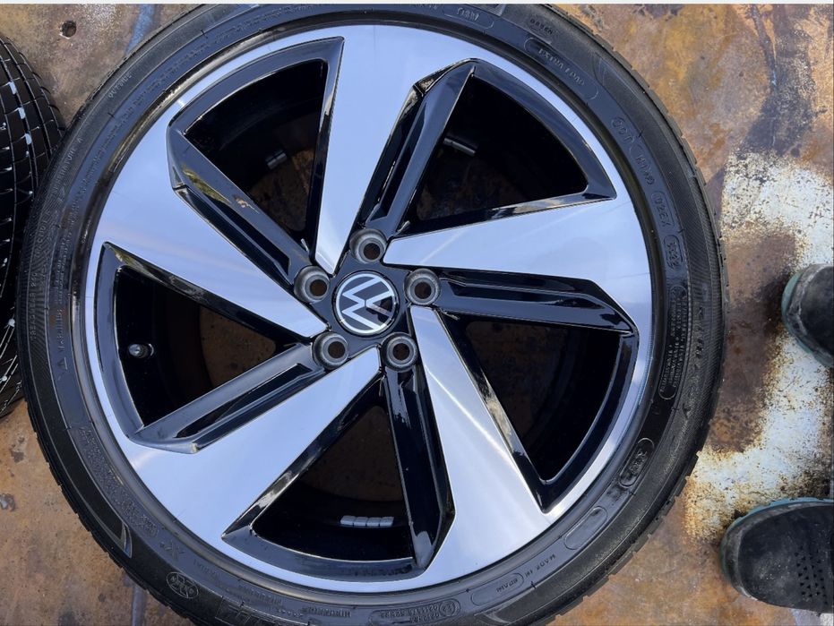 Jante originale Vw Polo  17”  Anvelope Michelin 215/45/R17