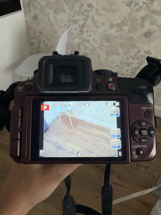 Panasonic Lumix G3 с объективом 14–42 мм
