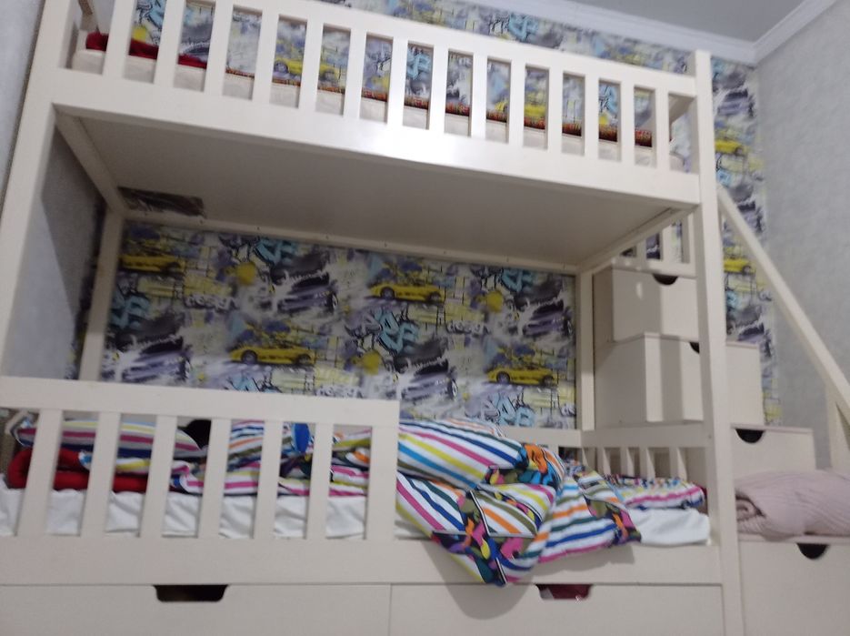 Кровать двухэтажный