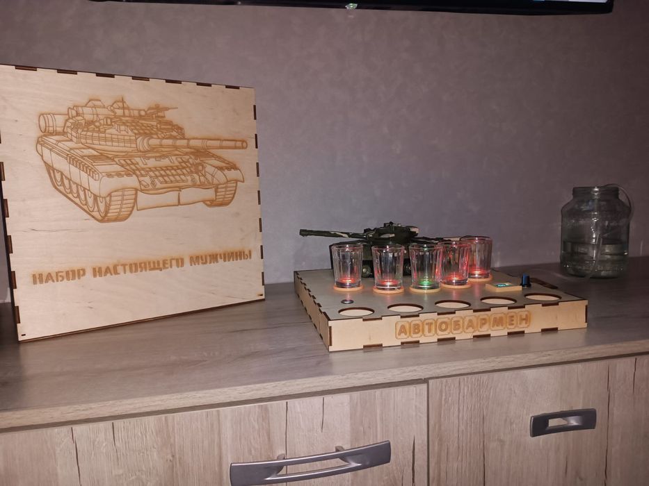 Автобармэн напитков