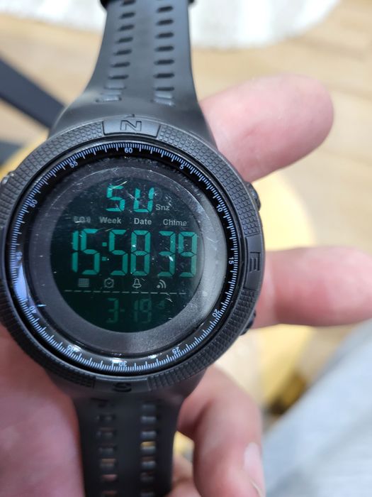 Часы электронные.