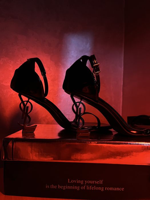 Новые туфли YSL.