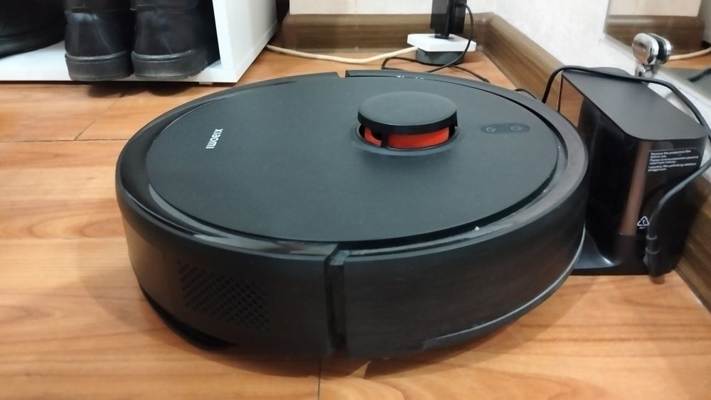 Робот пылесос , моющий