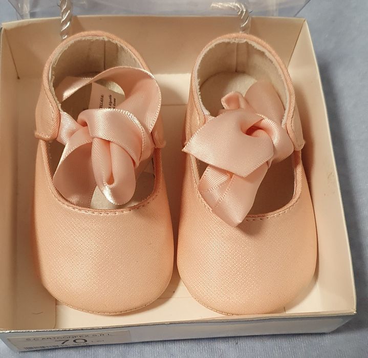 Papucei bebe botez roz pudra