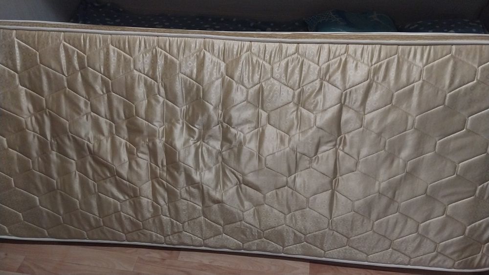 Продам матрацы..