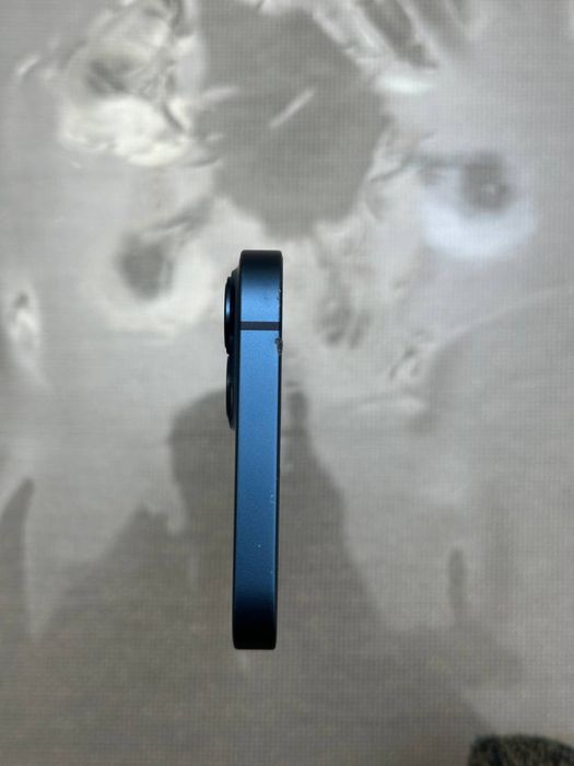 Продам iPhone 13 на запчасть