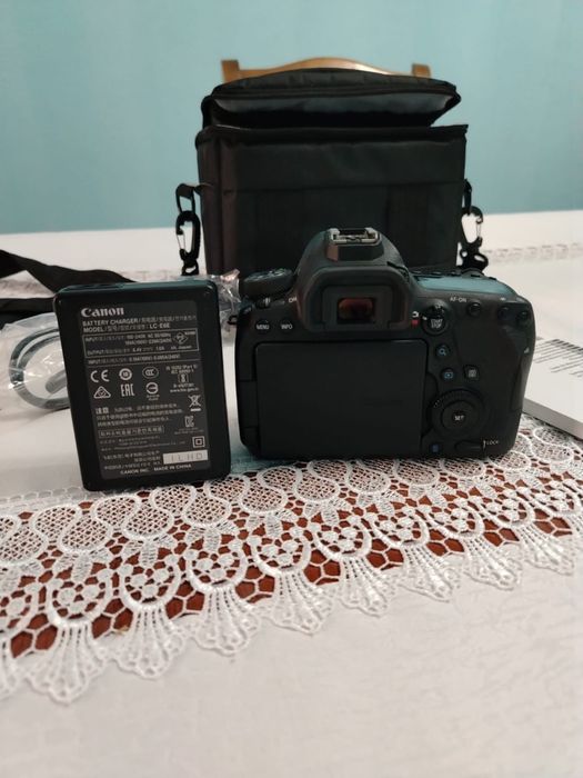 Фотокамера Canon EOS 6D Mark II