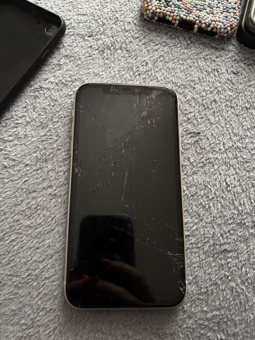 Iphone 11 + huse