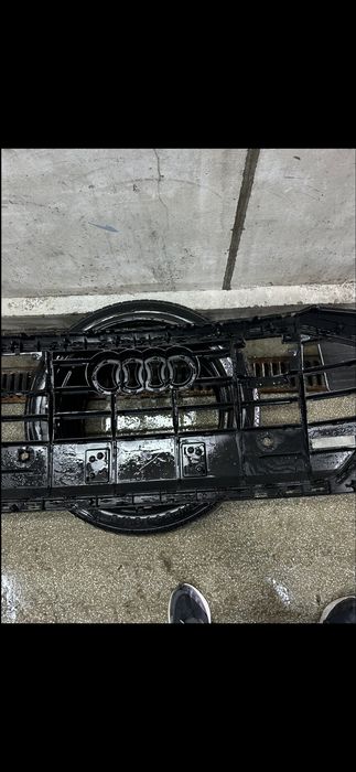 Audi Q8 предна маска ОЕ