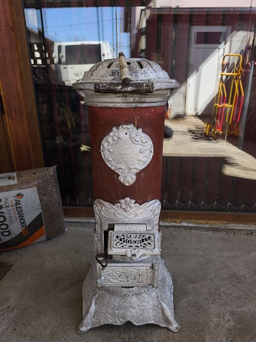 Малка печка на дърва