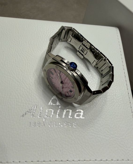Дамски часовници Alpina