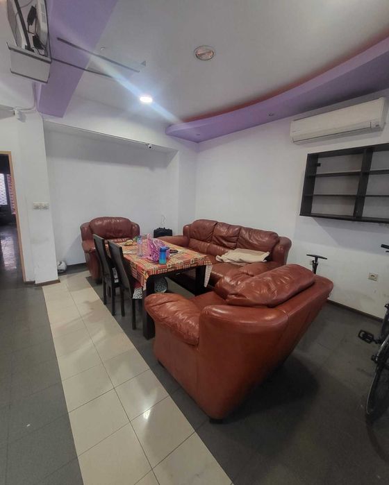 Дава се под наем Офис в Бургас, Възраждане - 100 кв.м за 229.5 € - Снимка #1