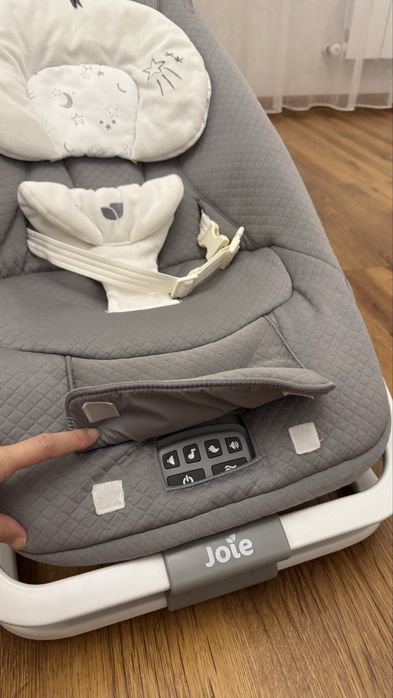 Шезлонг Joie, б/у