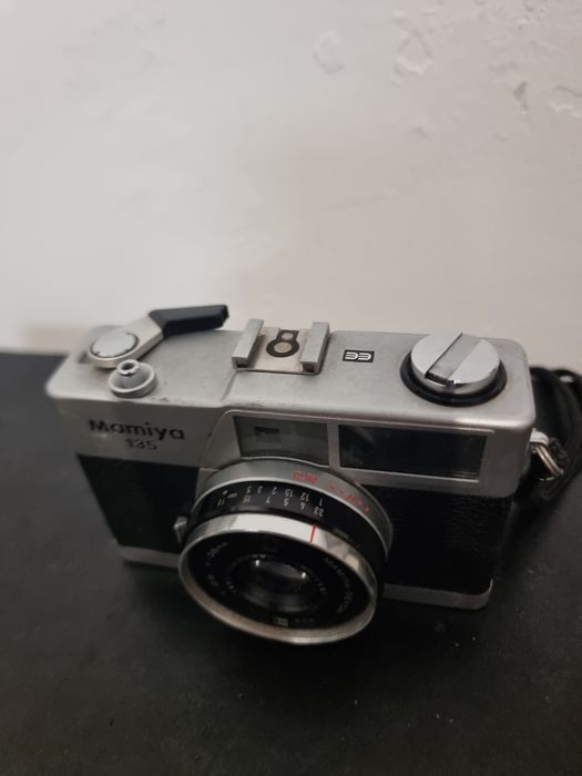 Mamiya 135 EE cameră foto compactă cu telemetru, pe film de 35mm