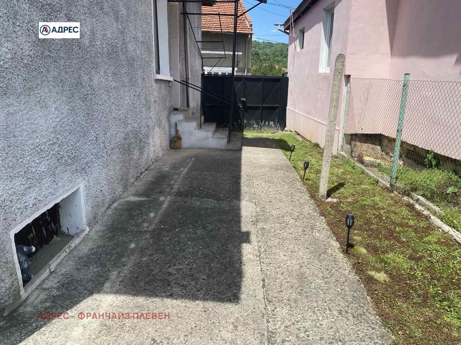 Продава се Къща в Берковица - 150 кв.м за 600 €/кв.м - Снимка #2