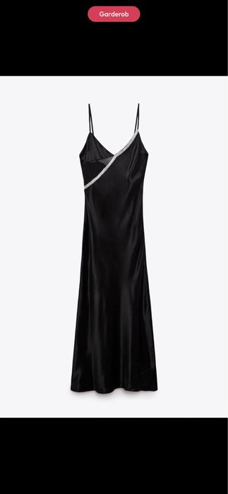 Атласное вечернее платье со стразами