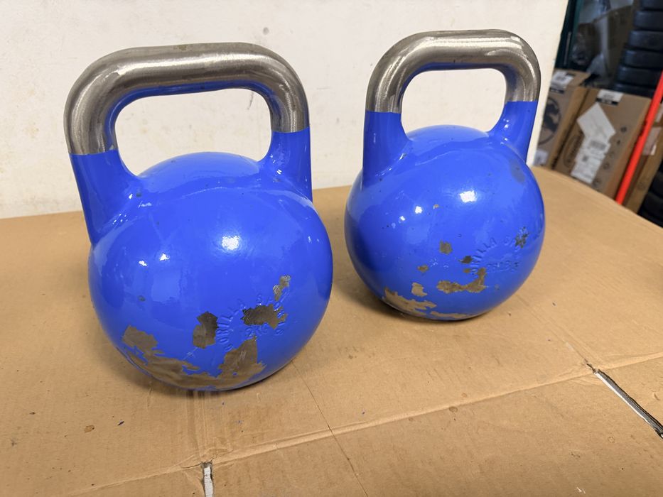 Kettlebell competitie 12 kg o hucata+ un set de 12 kg+12 kg=24 kg. pret 200 lei buc.