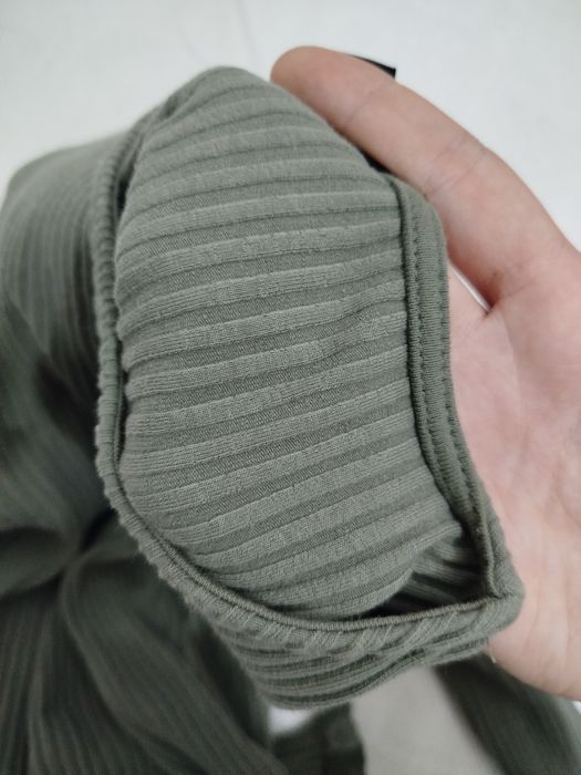 Облегающий боди с открытой спиной