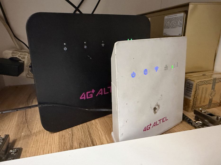 роутеры altel черный и белый