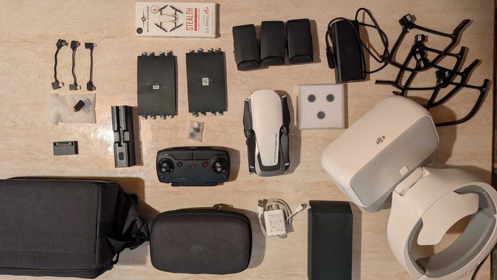 DJI Mavic Air Fly More Combo + DJI Goggles