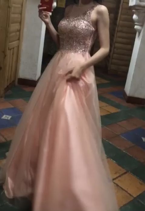 Вечернее платье пышное