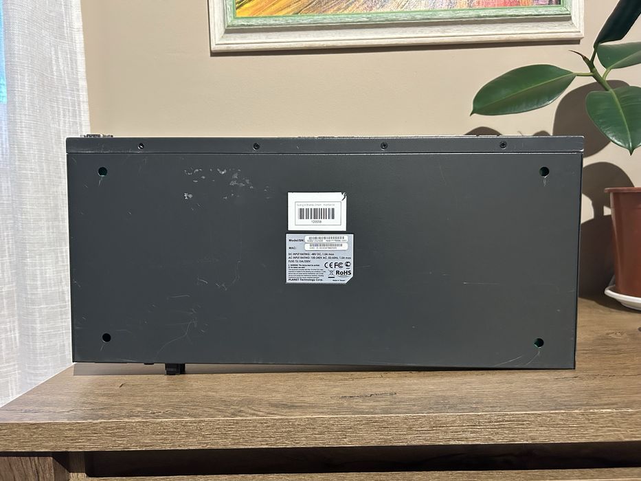 Planet SGSW‑24240R – управляем 24× SFP + 8× RJ‑45 switch