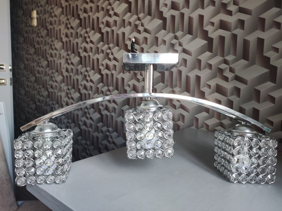 Люстра в хорошем состоянии