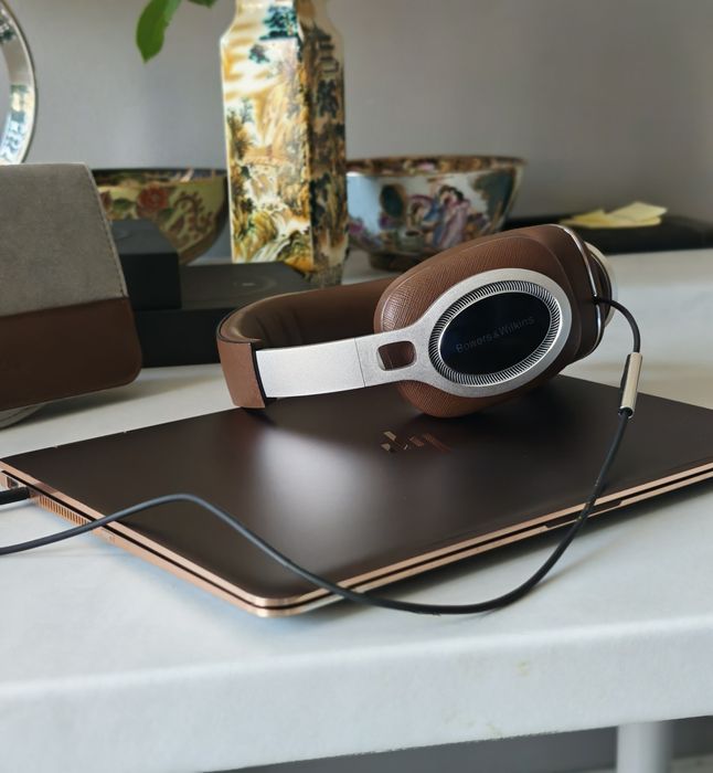 Bower Wilkins P9 Signature