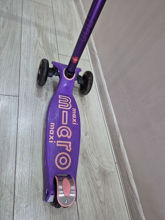 Тротинетка Micro Maxi Deluxe LED