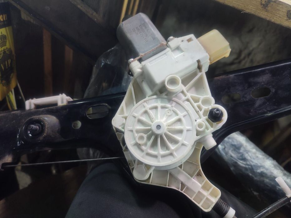 Macara dreapta fata 7060266S BMW Seria 3 E90 [2004 - 2010] 2.0 benzin