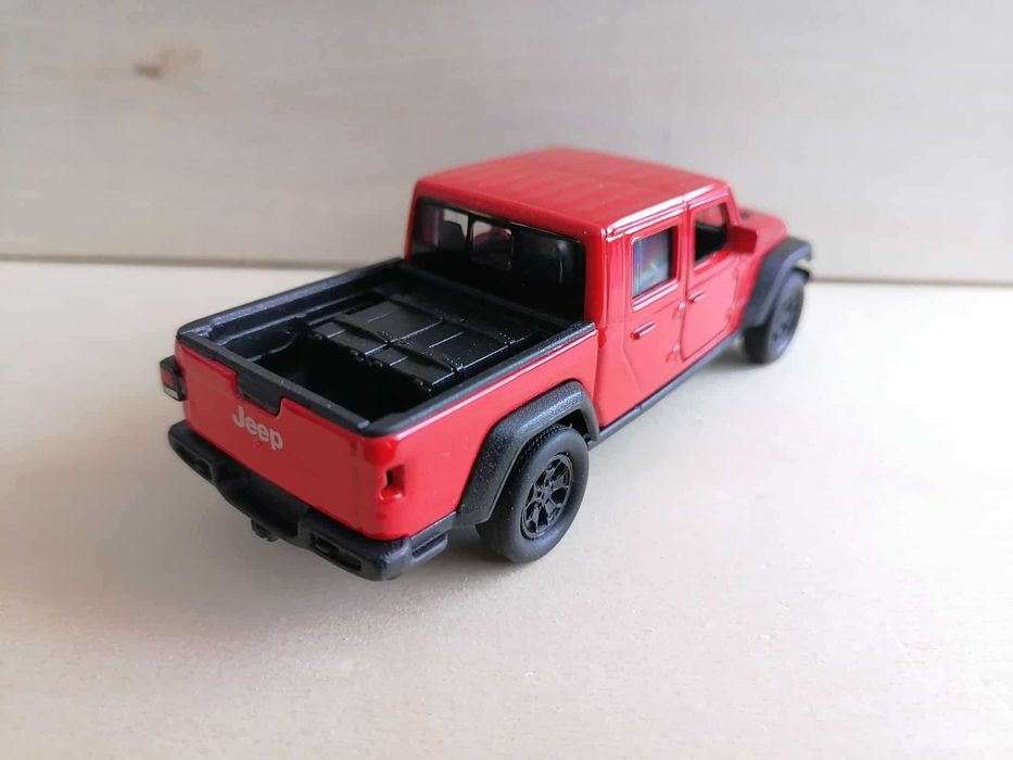 Джип Гладиатор '20г в мащаб 1:34
